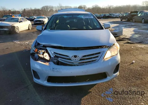 2013 Toyota Corolla Base z USA, uszkodzony, nr VIN 2T1BU4EE4DC938636